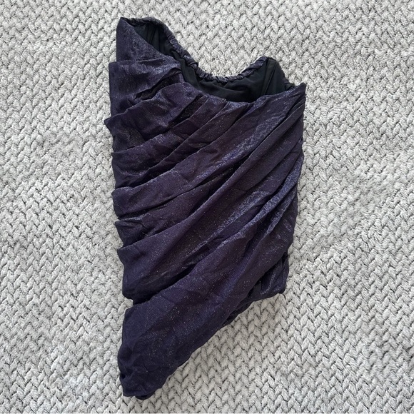 Shimmery strapless asymmetrical drape style bustier top - Picture 4 of 8